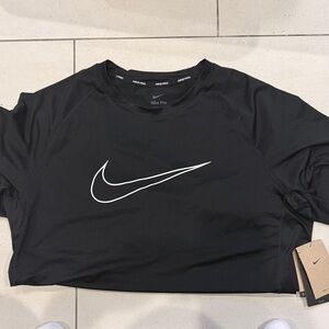 Nike Men's Black Short Sleeve Tee